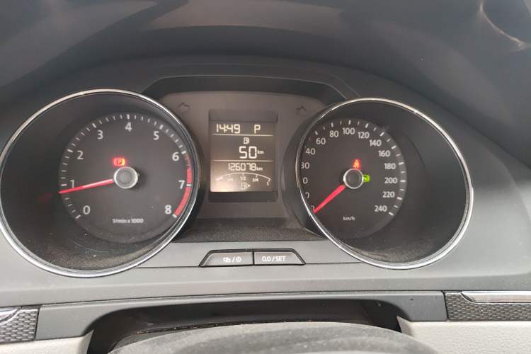 Used Volkswagen Bora 2013 1.6L Automatic Fashion Model Instrument Cluster