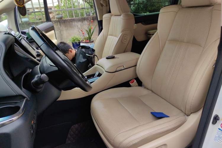 Used Toyota Vellfire 2019 Dual-Engine 2.5L HV Prestige Edition Left Front Seat