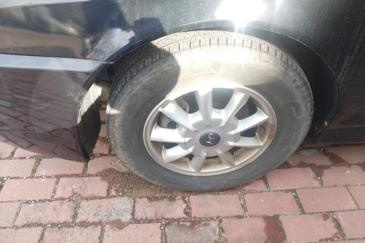 Used Hyundai MoInca 2009 1.8L Manual Comfort Edition GL Left Front Wheel Hub