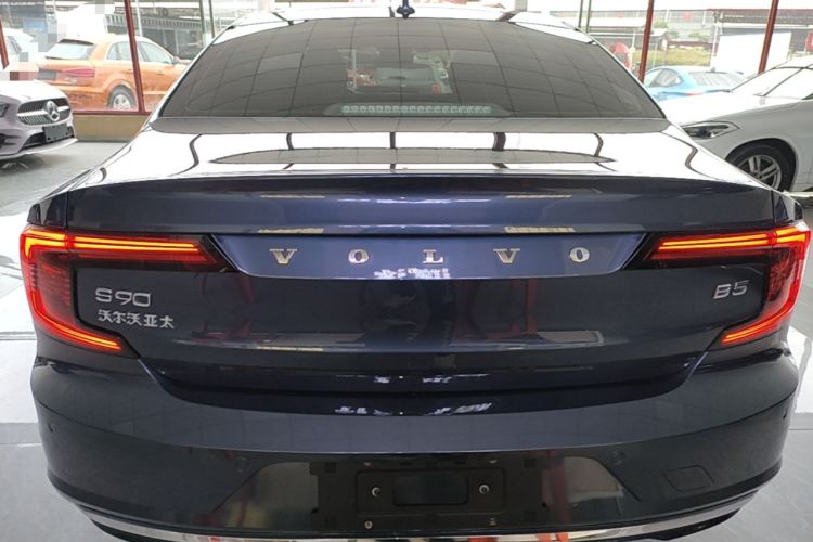 Used Volvo S90 2022 B5 Zhiyi Luxury Edition
