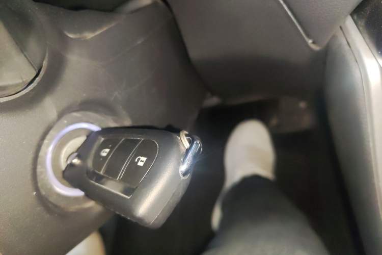 Used Toyota RAV4 2022 2.0L CVT Two-Wheel Drive Urban Edition Vehicle Key