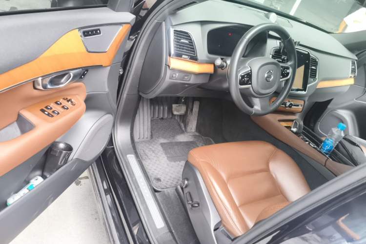Used Volvo XC90 2022 B6 Zhiyi Luxury Edition 7-Seater
