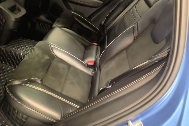 Used Volvo XC60 2019 T5 4x4 Smart & Dynamic Sport Edition China VI Standard