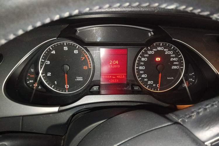 Used Audi A4L 2012 2.0 TFSI automatic standard version