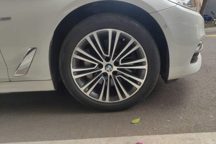 Used BMW 5 Series 2018 530Li Luxury Edition Premium Package
