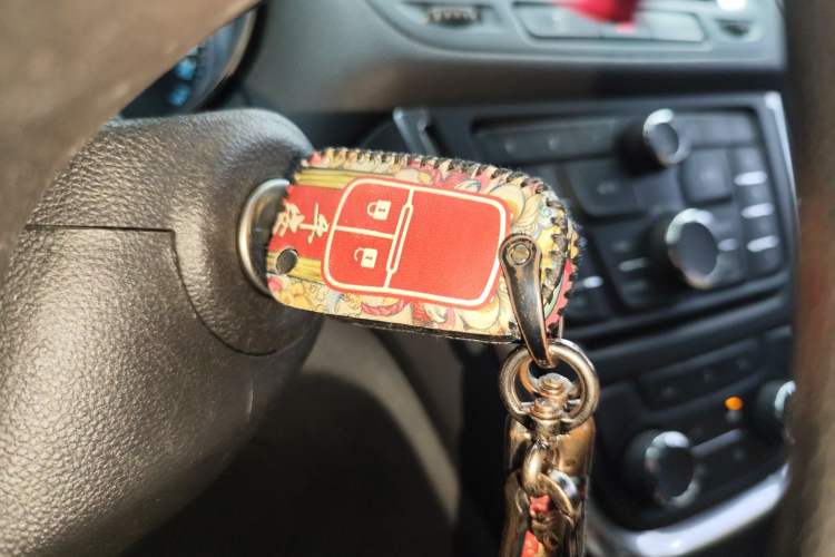 Used Buick Encore 2015 1.4T Automatic Two-Wheel Drive Urban Elite Version
