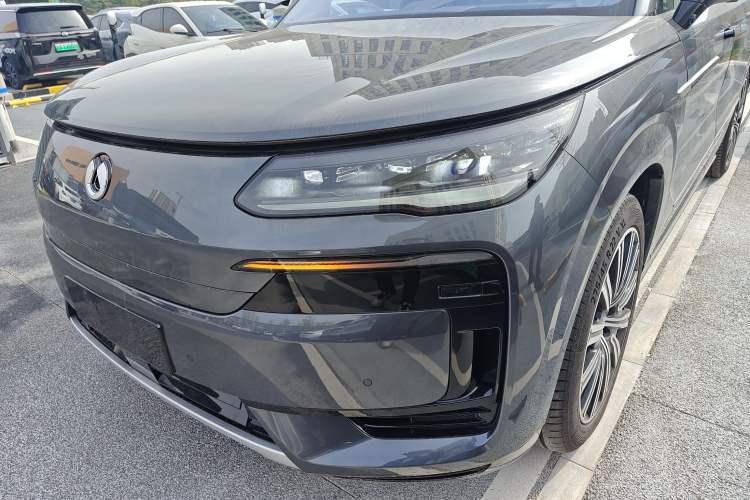 Used Denza N9 2025 Flagship Model
