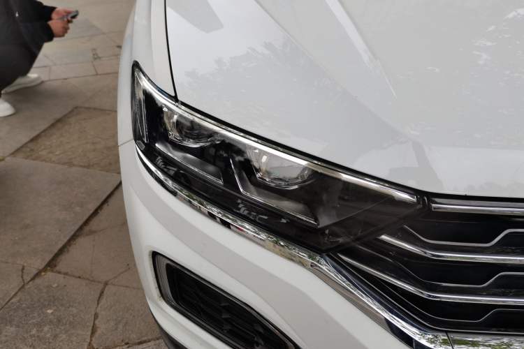 Used Volkswagen T-ROC 2018 280TSI DSG Two-Wheel-Drive Comfort Version China V Standard Right Front Headlight