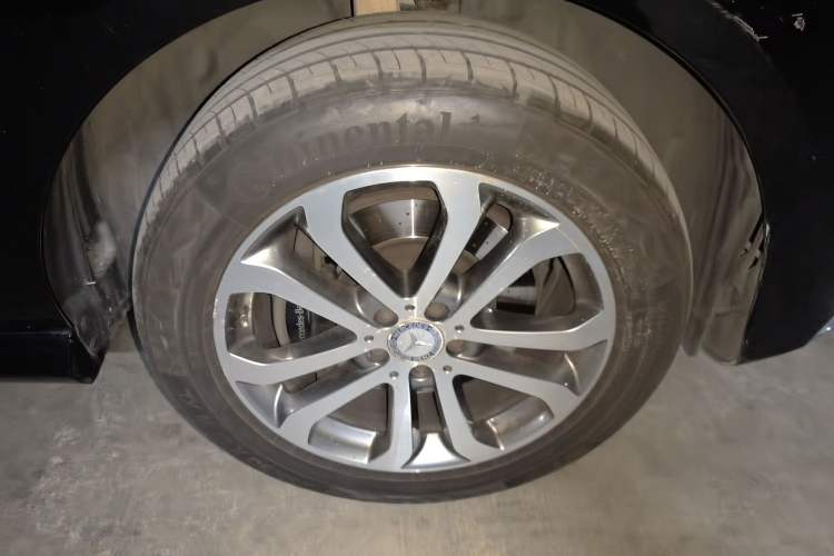Used Mercedes-Benz GLE 2015 GLE 320 4MATIC Right Front Wheel Hub
