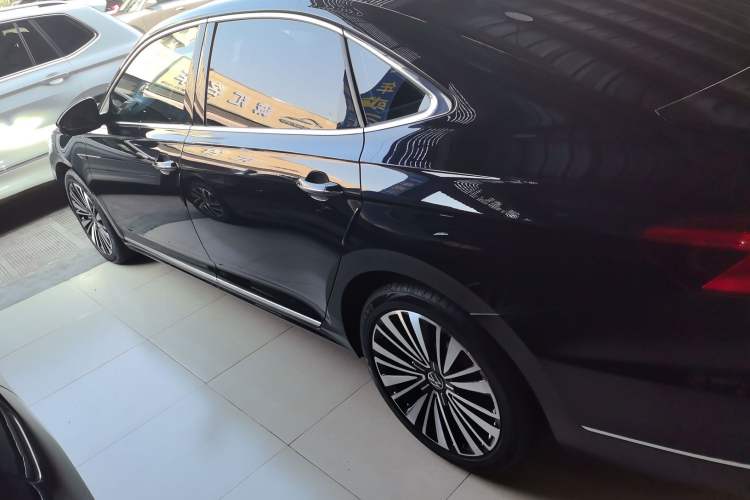 Used Volkswagen Passat 2020 Revised Version 330TSI Luxury Edition China VI Standard