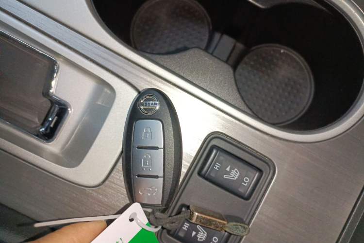 Used Nissan Murano 2019 2.5L XL Two-Wheel Drive Smart Connect Luxury Edition China VI Standard Vehicle Key