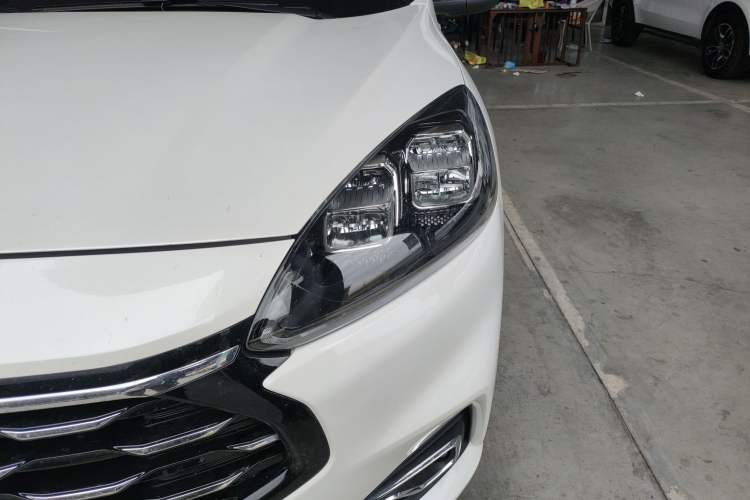 Used Ford Escape 2020 EcoBoost 245 Two-Wheel Drive Smart & Enjoyment Model
