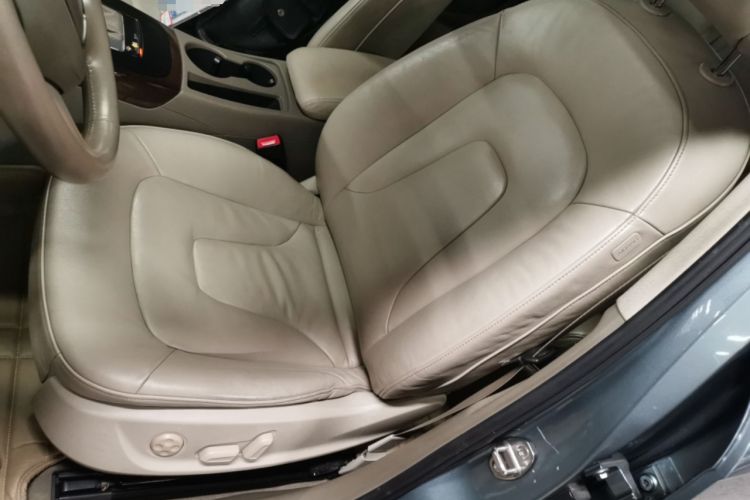 Used Audi A4L 2012 2.0 TFSI automatic Comfort trim level Left Front Seat