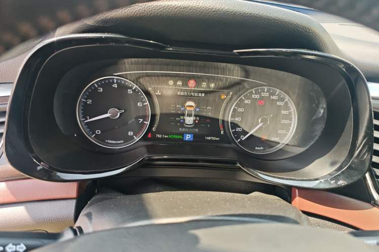 Used GAC Trumpchi GS8 2017 320T Two-Wheel Drive Luxury Smart Connectivity Version (7 Seats) Instrument Cluster