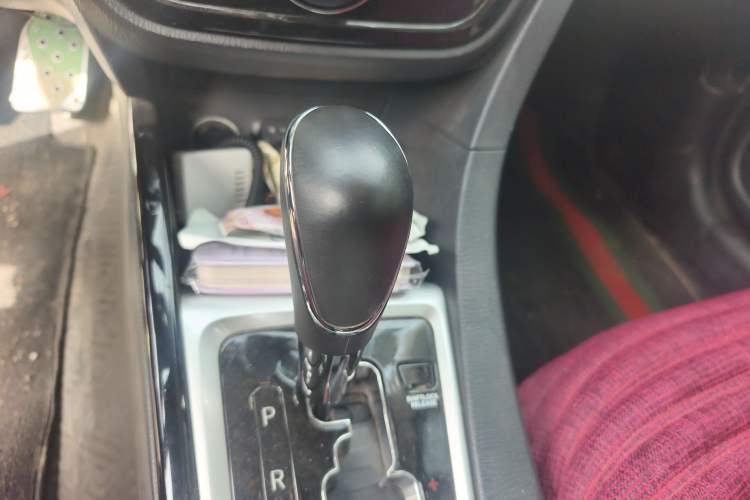 Used CHANGAN Alsvin V7 2015 1.6L Automatic Enjoyment Model China IV Standard Gear Lever
