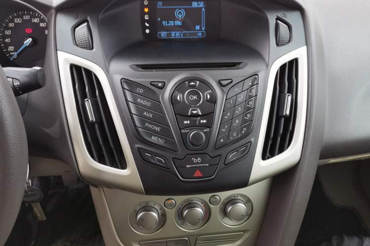 Used Ford Focus 2012 Sedan 1.6L Manual Comfort Model
