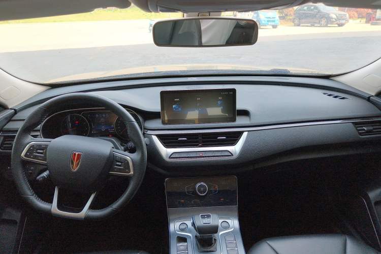 Used Hongqi H5 2022 Classic Model Facelift 1.5T DCT Qiyun Edition Center Console