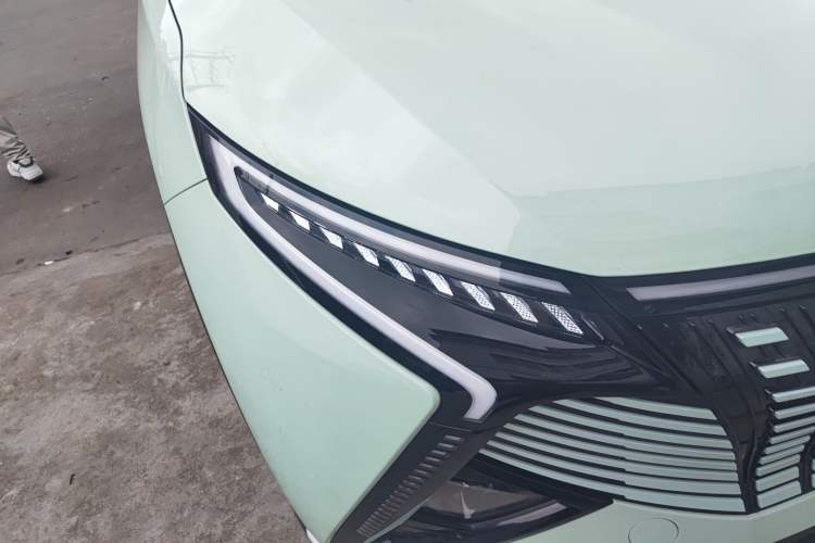 Used Cowin Kunlun 2024 Kunlun iHD 150km Horizon Edition Right Front Headlight