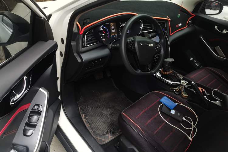 Used Venucia D60 2018 1.6L CVT Smart Connect Elite Edition