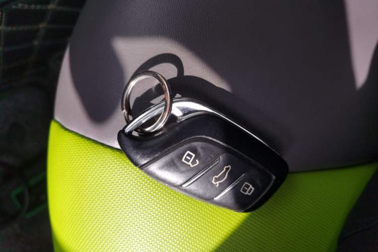 Used Roewe Clever 2021 302 km New Four-Seater Super-Efficient Version