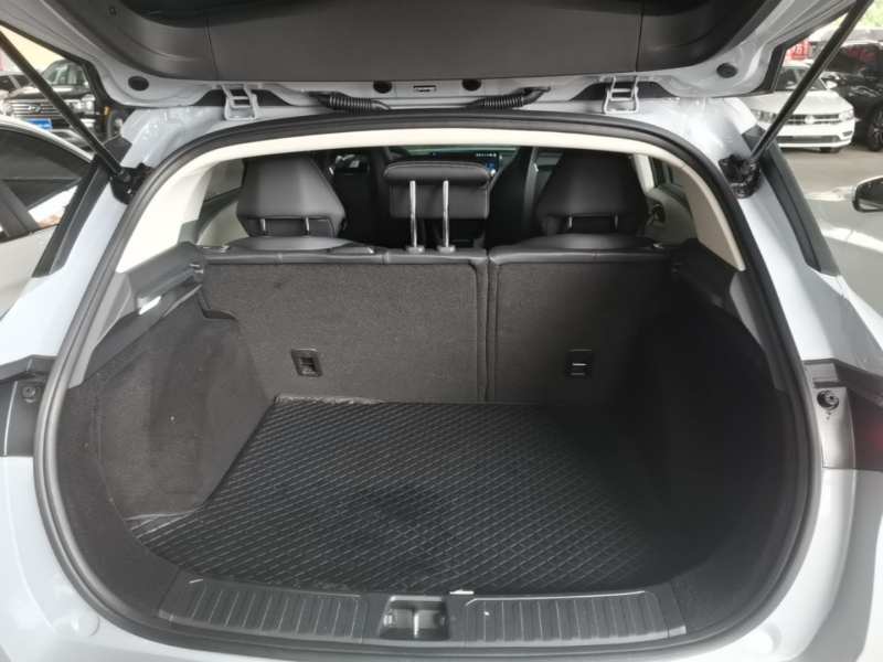 Used Lynk & Co 06 EM-P 2023 EM-P 56 Standard Range Pro — 18