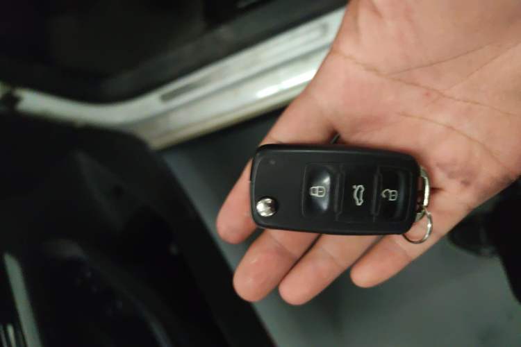 Used Volkswagen Sagitar 2017 1.6L Automatic Comfort Model Interior 1