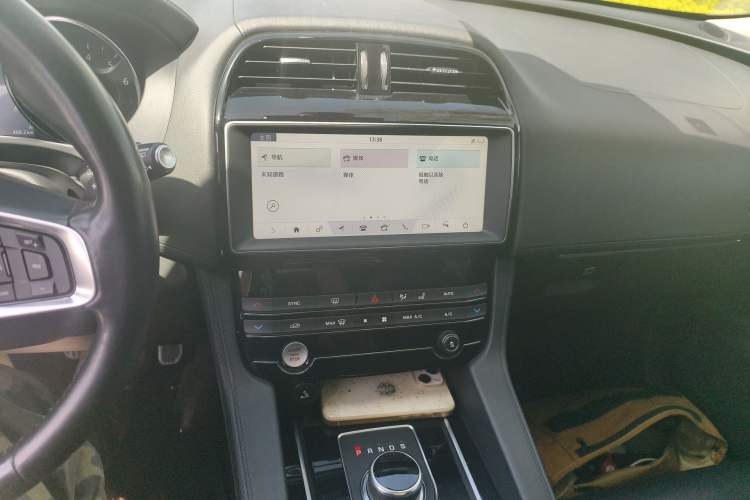 Used Jaguar F-PACE 2019 2.0T Four-Wheel Drive Urban Luxury Edition
