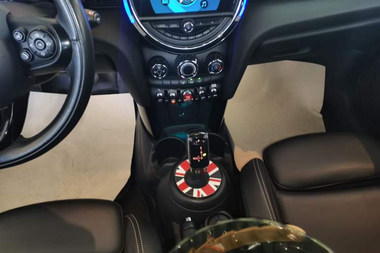 Used MINI MINI 2019 1.5T COOPER Classic Edition Five-Door Version