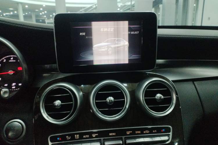 Used Mercedes-Benz C-Class 2015 Facelift C 180 L