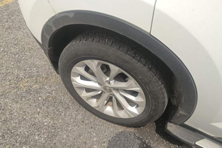 Used Brilliance V3 2015 1.5L Automatic Smart Version Right Rear Wheel Hub
