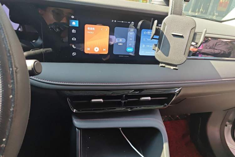 Used Roewe i5 2023 1.5L Manual Comfort Edition
