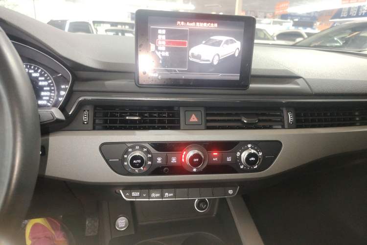 Used Audi A4L 2017 40 TFSI Ambition Edition
