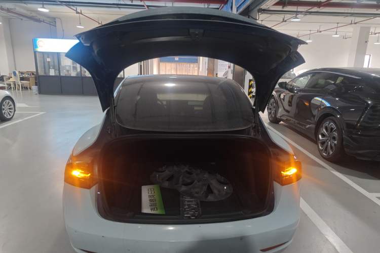 Used Tesla Model 3 2020 Long-Range Rear-Wheel-Drive Version Trunk