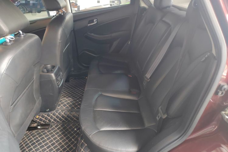 Used Venucia T70 2015 2.0L CVT Smart Edition