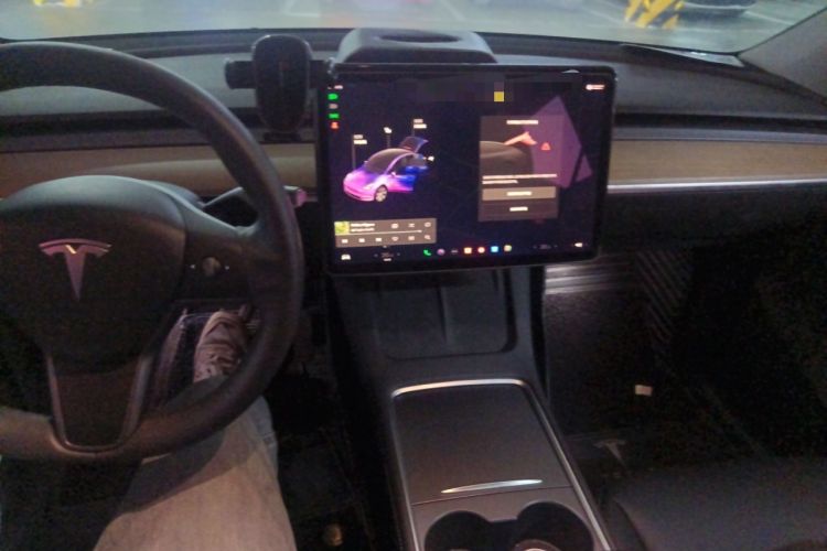 Used Tesla Model Y 2021 Long-Range All-Wheel-Drive Version
