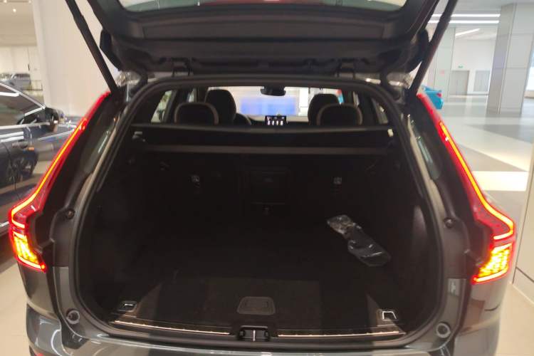 Used Volvo XC60 2026 B5 4x4 SmartDrive Sport Edition