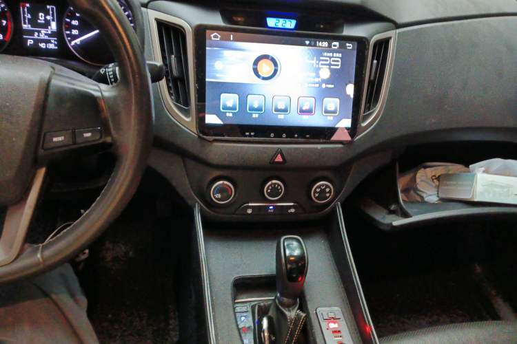 Used Hyundai ix25 2015 1.6L Automatic Two-Wheel Drive Smart GLS Trim Audio And AC Panel