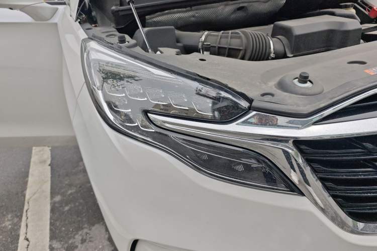 Used Buick GL8 2021 ES Landtrek 653T Luxury Model Right Front Headlight