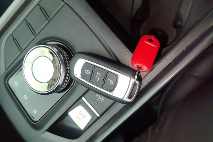 Used Livan Maple 60s 2024 Happiness Customized Full Vehicle—Taxi-Dedicated Version