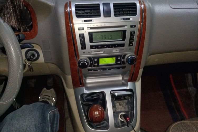 Used Foton MP-X E 2014 2.4L Wealth Express Comfort Edition 4G69