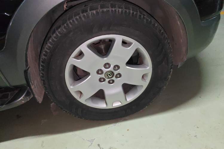 Used Kia Borrego 2008 3.8L Luxury Edition China IV Right Front Wheel Hub