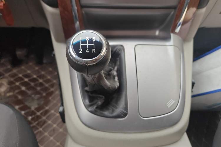 Used Jinbei Grace 2016 2.2L Classic Edition Standard Version Long Wheelbase 10 Seats
