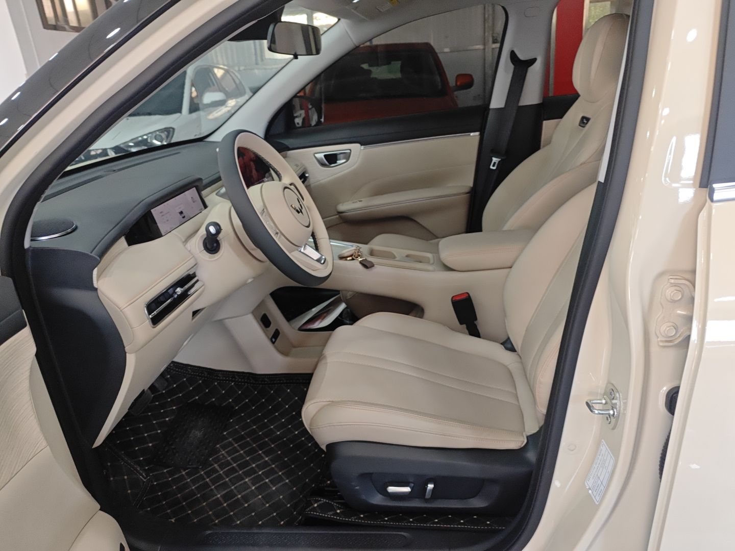 المقاعد الأمامية داخل السيارة