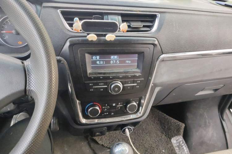 Used Jinbei Hiace X30 2018 1.5L Cargo Van Comfort Model DLCG14 Audio And AC Panel