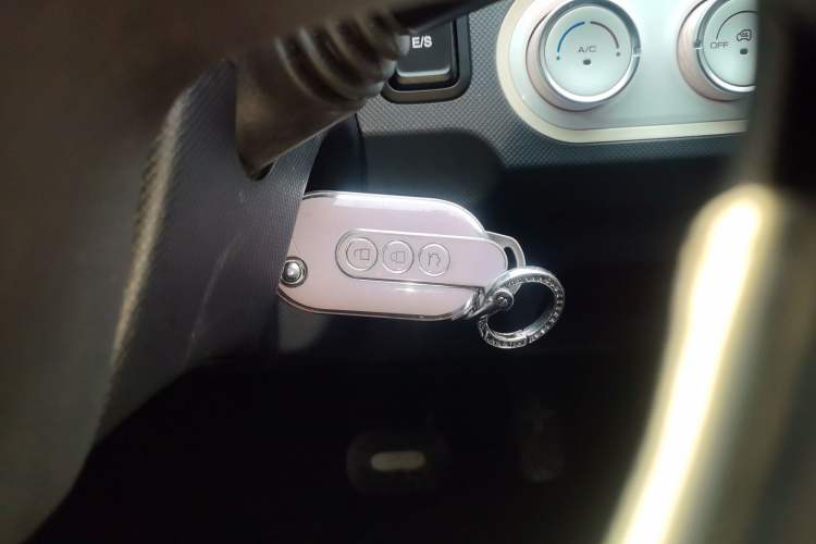 Used Wuling Hongguang MINIEV 2022 Macaron Fashion Model Lithium Iron Phosphate