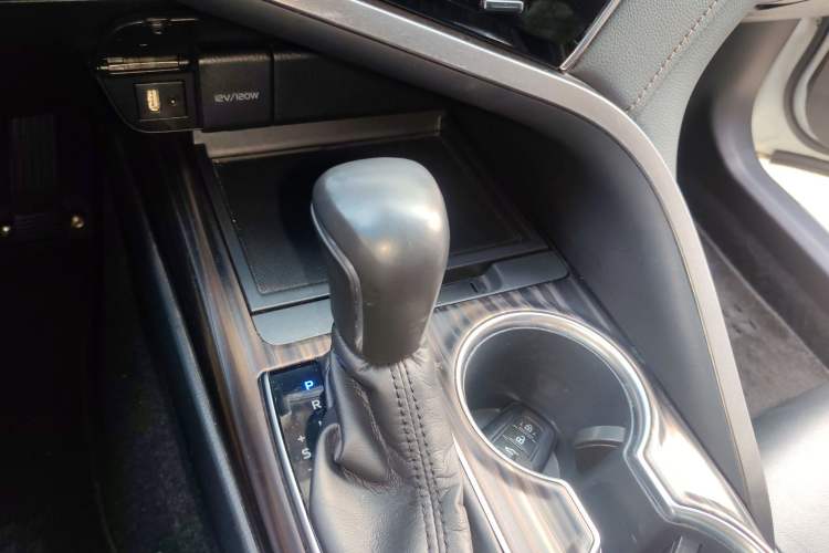 Used Toyota Camry 2018 2.0G Luxury Edition
