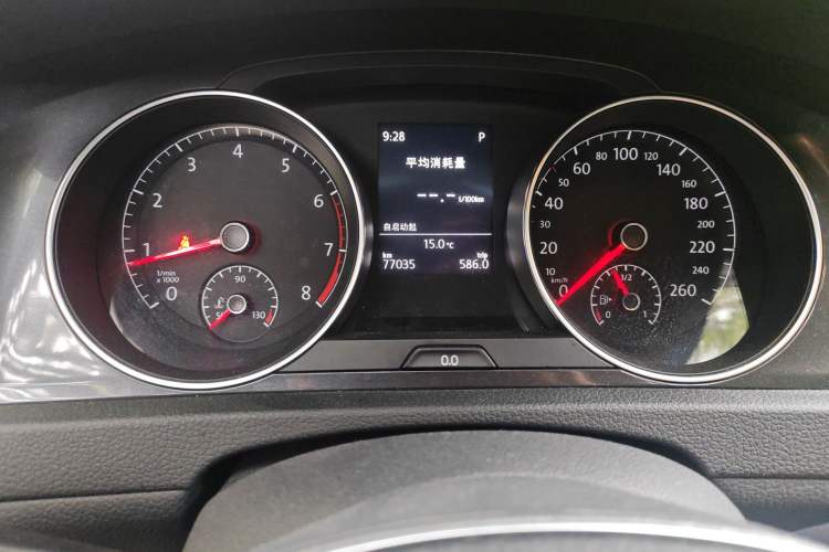 Used Volkswagen Golf 2017 230TSI Automatic Luxury Million-Vehicle Commemorative Edition Odometer Close Up