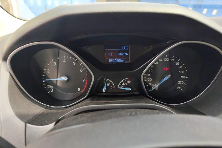 Used Ford Focus 2015 Hatchback 1.6L Manual Fashion Edition