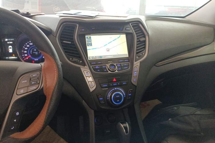 Used Hyundai Santa Fe Classic 2013 3.0L 4x4 Premium Edition 7-Seater Euro IV