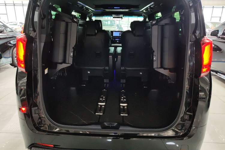 Used Toyota Alphard 2021 Dual-Engine 2.5L Prestige Edition Trunk
